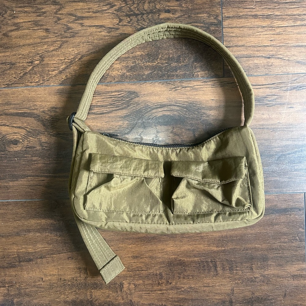 baggu cargo shoulder bag army green - NWOT never used